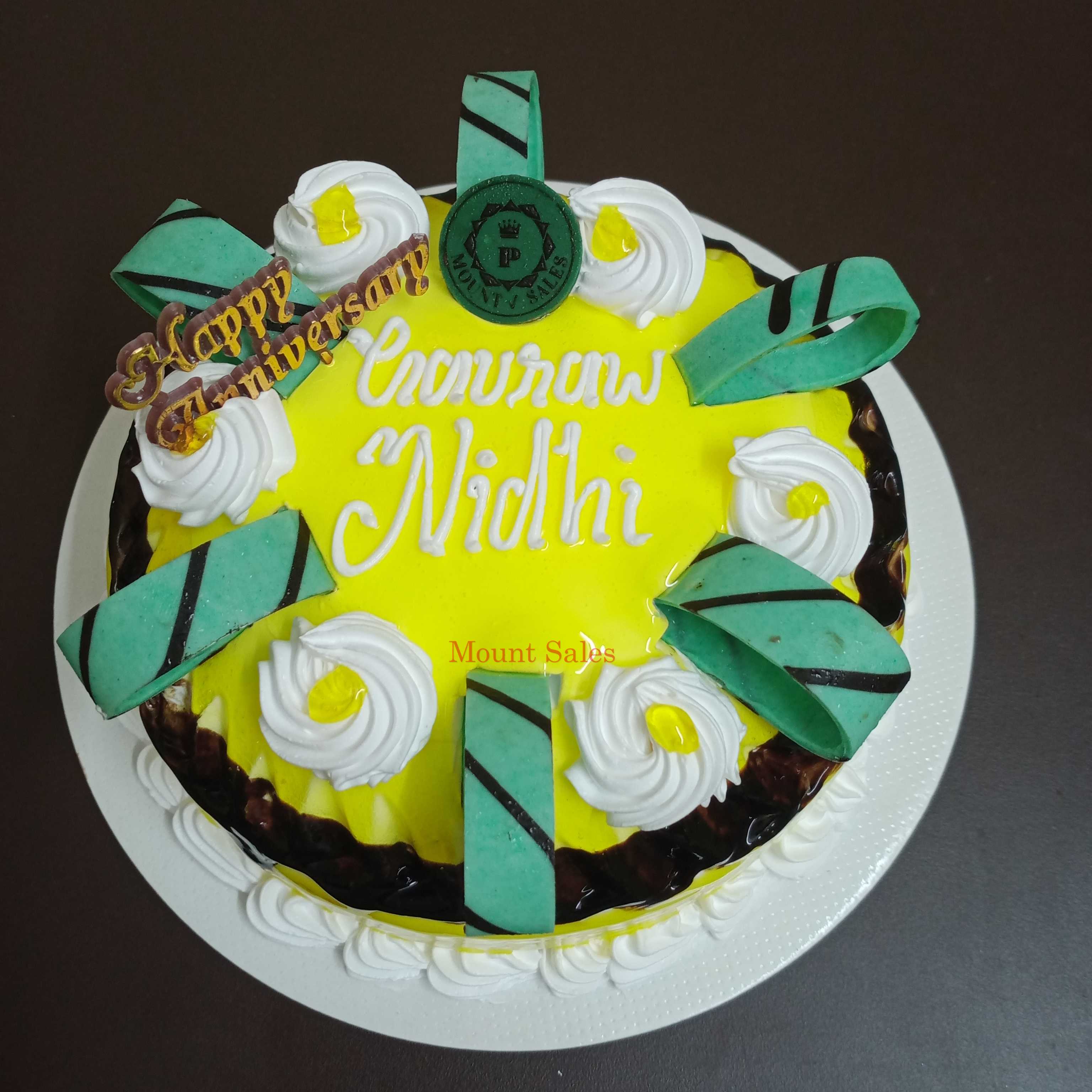 Premium RED N White Velvet Cake